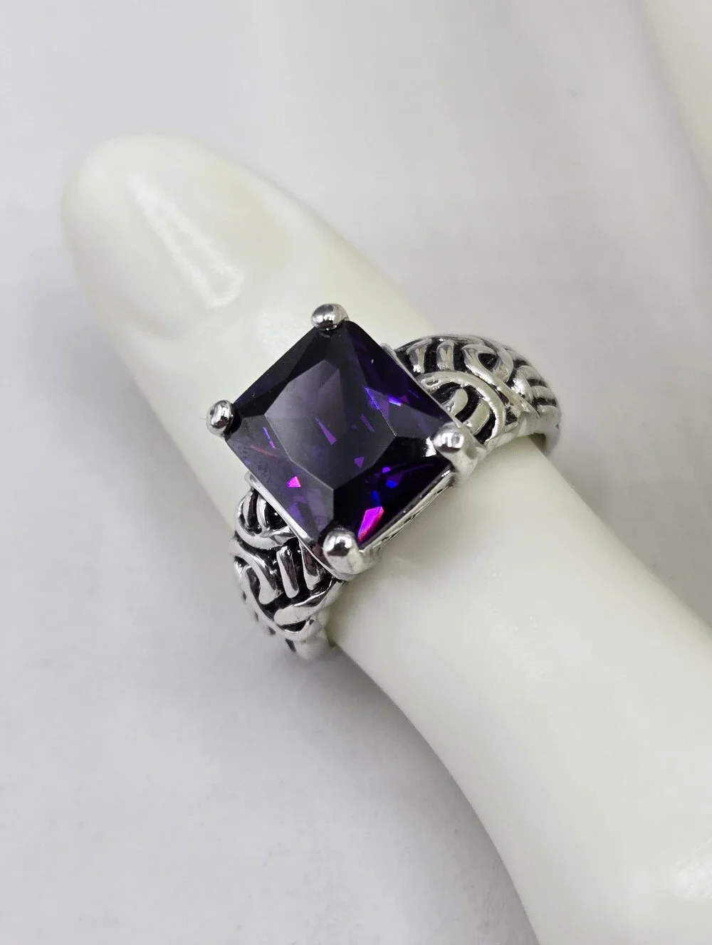 Swarovski Crystal Elements Silver Statement Ring Purple Amethyst Size 8